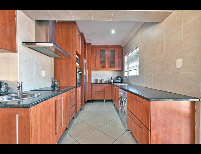 3 BEDROOM HOUSE FOR SALE IN ALBEMARLE